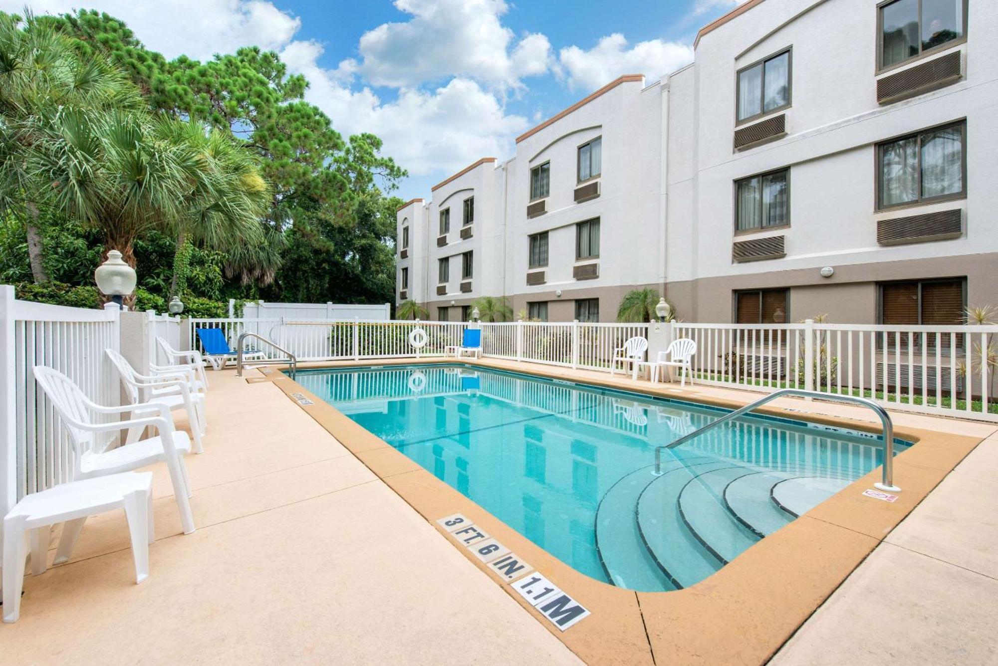 Sleep Inn Sarasota North Exteriör bild